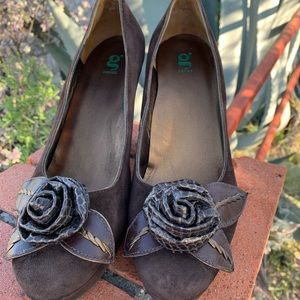 - G Series brown pumps